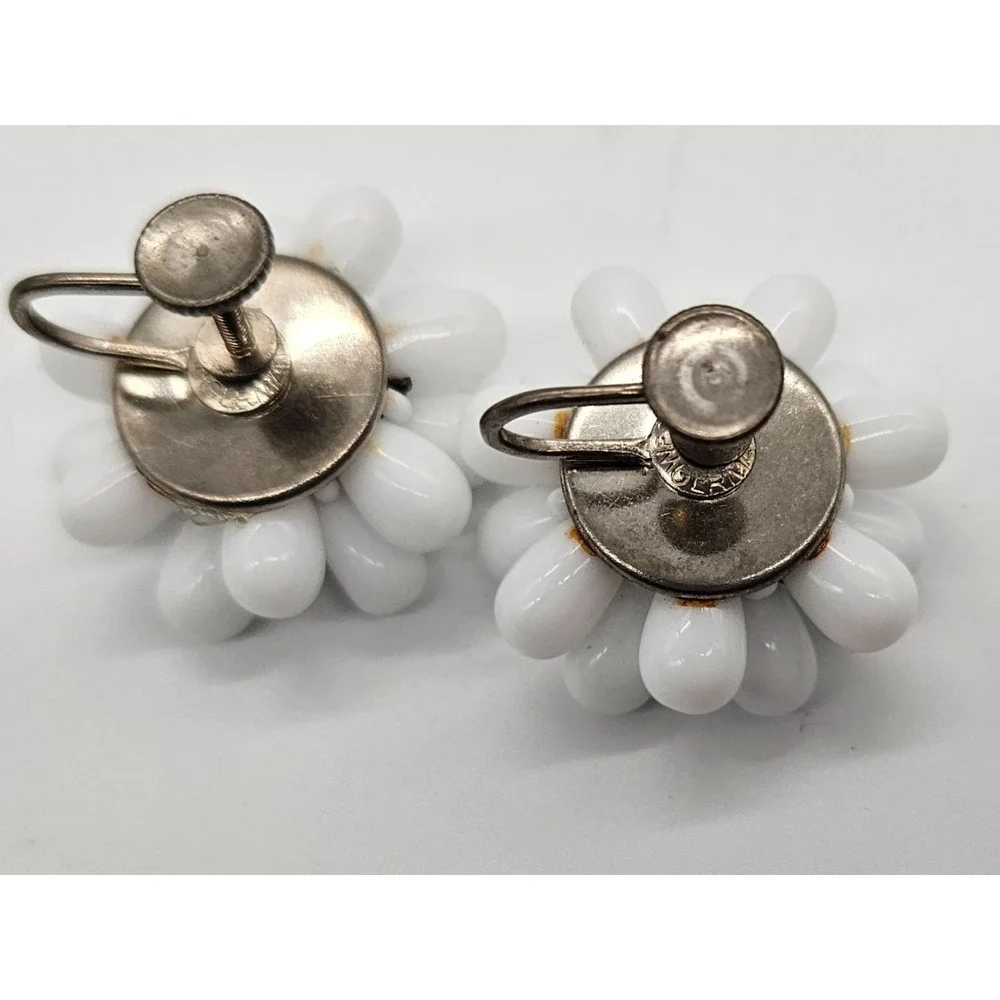 Vintage West Germany White Milk Glass Daisy Flower Screw Back Earrings Retro MCM